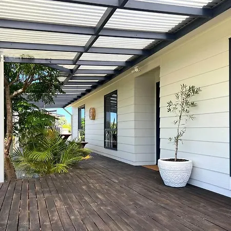 The Little Beach Retreat - Relaxing Family Sized Home One Street From The Sea! Port Willunga Exterior photo