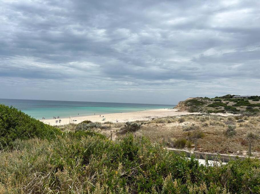 Holiday home The Little Retreat - Relaxing Family Sized One Street From The Sea! *