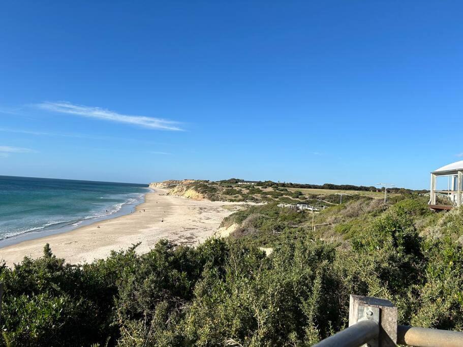 The Little Retreat - Relaxing Family Sized One Street From The Sea! Holiday home *